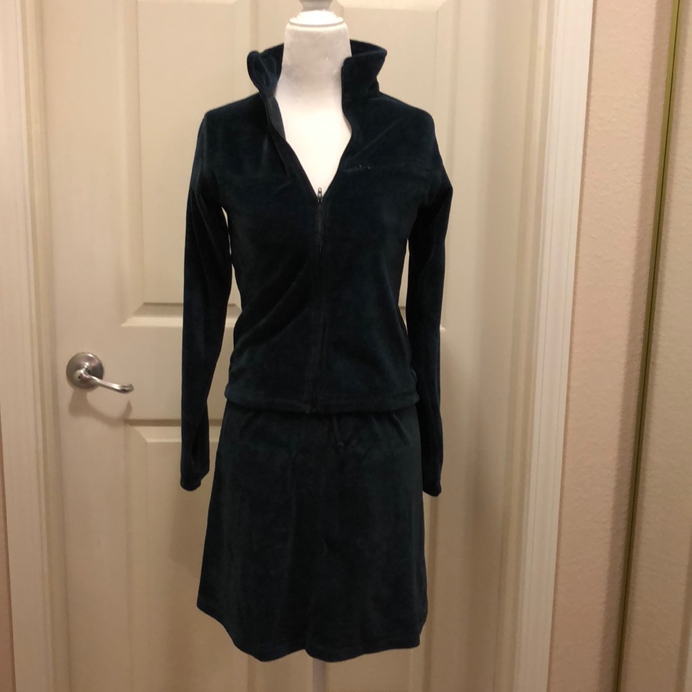 Horny Toad Velour Set